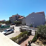 Sunny Jukic With Sea View Апартаменти *