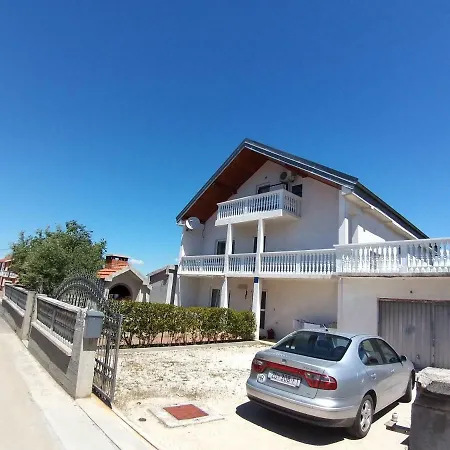 Appartamento Sunny Jukic With Sea View